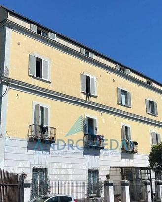 Palazzo / Stabile di 2875 m² con più di 5 locali a