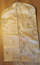 Alviero Martini porta abiti da viaggio