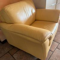 Poltrona Chateau d’ax con pouf