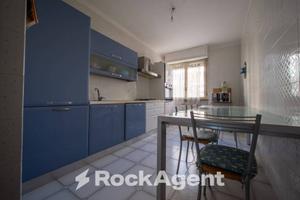 ELEGANTE E SIGNORILE VIA BUDAPEST