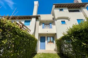 VILLAGGIO AMARE 404, villetta tre camere da letto