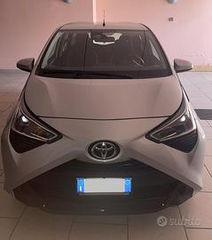TOYOTA Aygo Connect 1.0 VVT-i 72 CV 5 porte x-fun