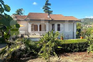 Villa bifamiliare Imperia [Cod. rif 701VRG]