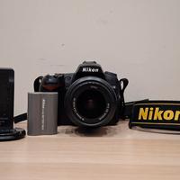 Nikon D90 + Obiettivo 18-55mm G