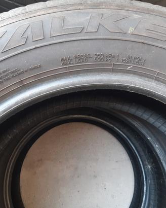 gomme 215 60 16