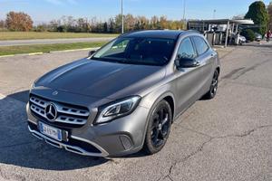 MERCEDES GLA 180 BUSINESS EXTRA