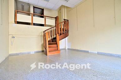 NEGOZIO IN CENTRO STORICO