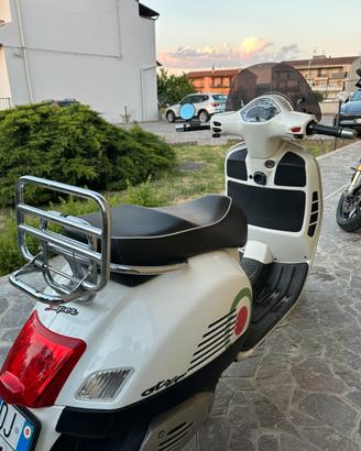 Vespa Gts 300