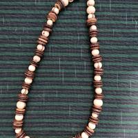 Collana in semi/cocco/legno