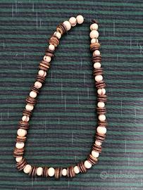 Collana in semi/cocco/legno