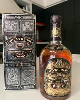 CHIVAS REGAL 12Y VINTAGE CON BOX ARGENTO