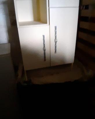Mobiletto bianco Avorio d epoca 