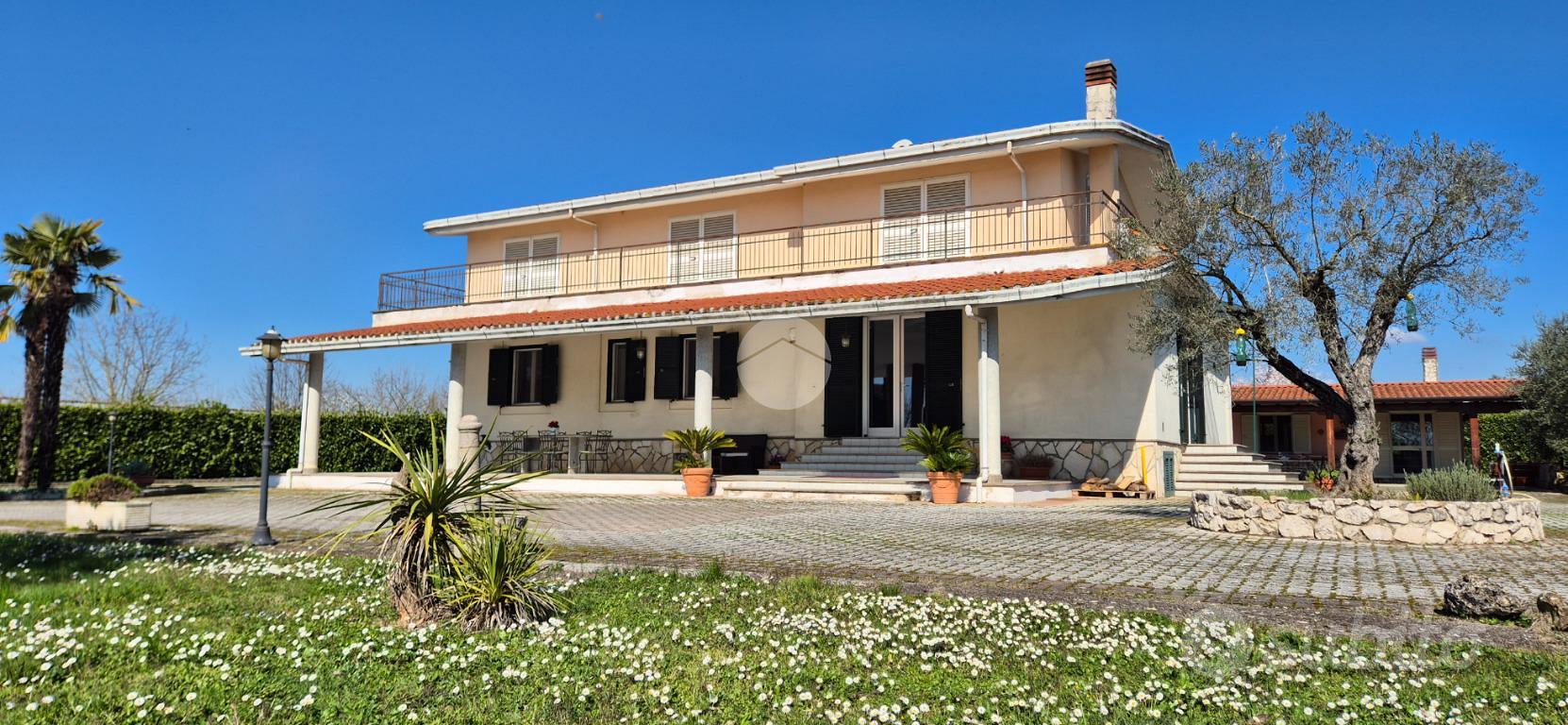 VILLA SINGOLA A FROSINONE - Vista 6