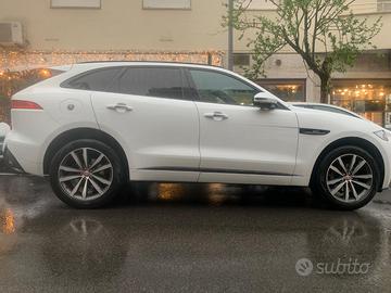 Jaguar F Pace