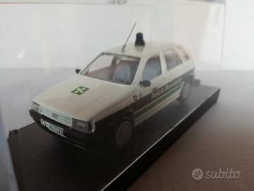 Modello auto fiat tipo polizia locale