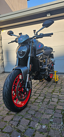 Ducati monster 937