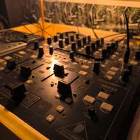 Behringer DDM 4000 - DJ - Mixer 
