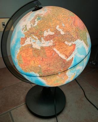 Mappamondo retroilluminato