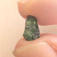 Smeraldo verde autentico grezzo 2 carati 