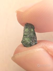 Smeraldo verde autentico grezzo 2 carati 