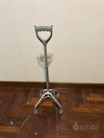 Tripode per anziani e disabili