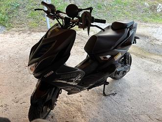 Yamaha Aerox Listino Prezzi Scooter 50cc Nuovi Yamaha Un