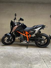 KTM DUKE 690