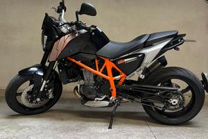 KTM DUKE 690