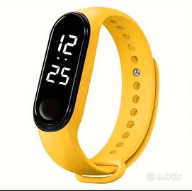 orologio digitale giallo in silicone 