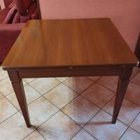 Tavolo quadrato allungabile