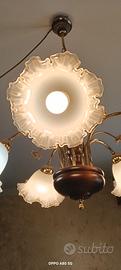 lampadario antico con fiori
