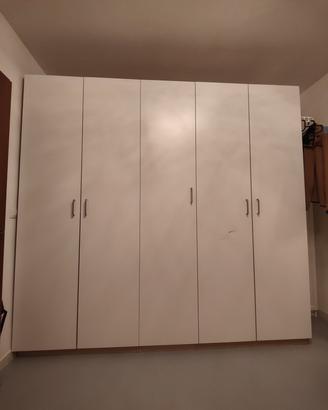 Ante bianche armadio IKEA Forsand