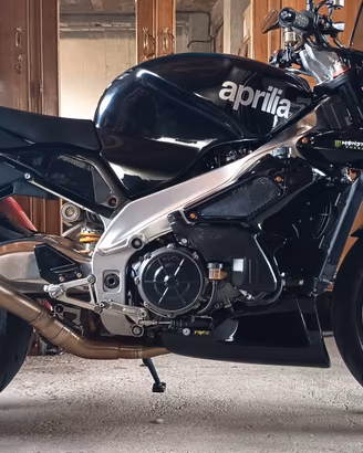 Aprilia tuono r 1000 , RSV 1000r