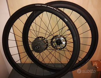 ruote bici corsa con copertoni tubeless