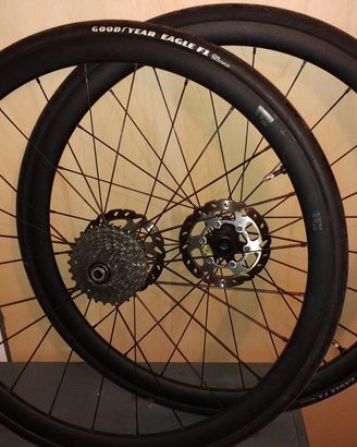 ruote bici corsa con copertoni tubeless