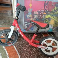 Bicicletta a spinta senza pedali 