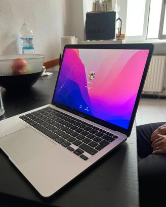 MacBook Air (M1,2020)