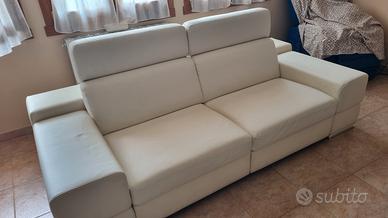 Divano artigianale in ecopelle bianco