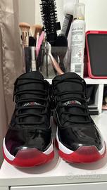 Jordan 11 rosse e nere