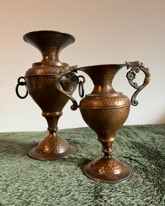 Vasi in rame battuti a mano