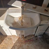 Lavandino con mobile per bagno