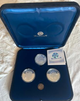 Cofanetto Giubileo 2000 Millennium, tre medaglie