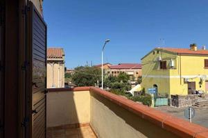 Primo piano con ingresso indipendente, cortile e p