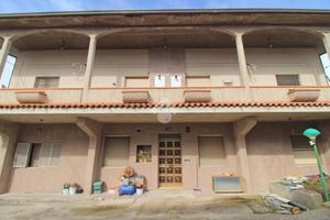 3 LOCALI A MOSCIANO SANT'ANGELO