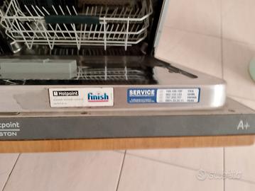 lavastoviglie Hotpoint Ariston usata e funzionante
