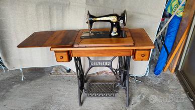 macchina per cucire d'epoca 