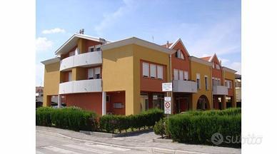 Immobile di 110 m² con 1 locale a Villafranca Pado