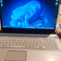 SONY VAIO I3 17" 8 GB RAM SSD 250 + HDD 500