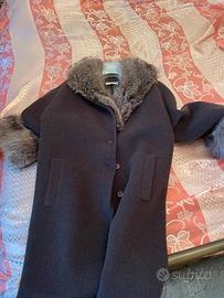 Cappotto con inserti in pelliccia