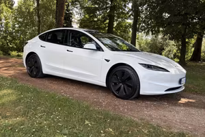 Tesla model 3 long range dual motor 2024